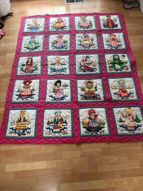 Vintage Rare Handmade/Hand Painted “Dolls of the World” Quilt 77.5”x 63.5”